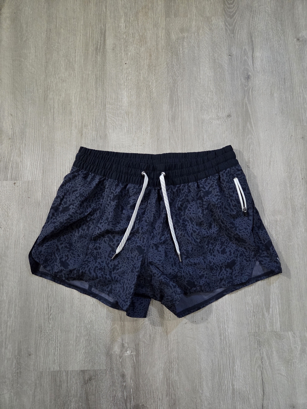 Vuori Women's Clementine Shorts - Picture 4 of 9